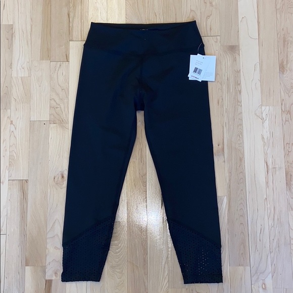 Beyond Yoga Perfect Angels Capri Leggings - Picture 4 of 7